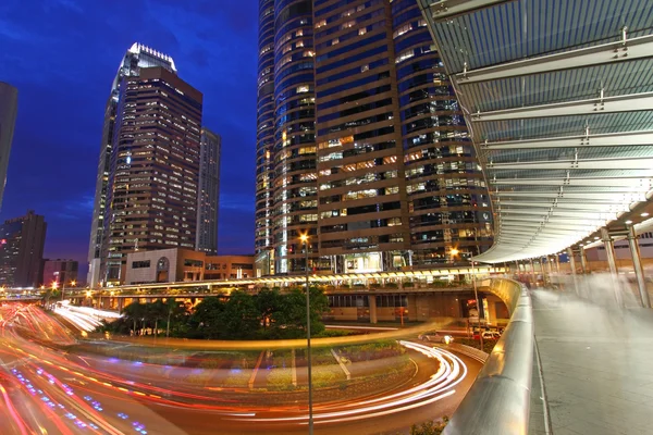 通过香港夜间市区交通 — 图库照片