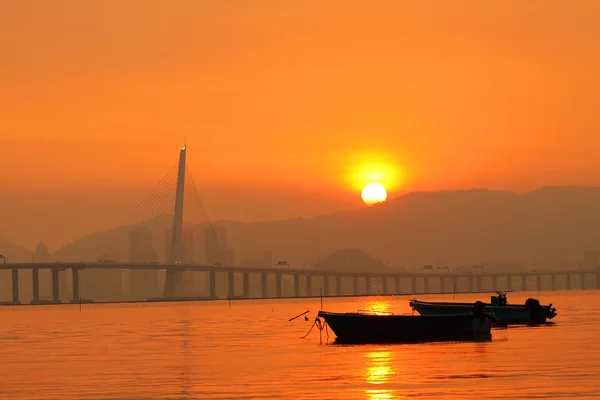 Pôr do sol em Hong Kong ao longo da costa — Fotografia de Stock