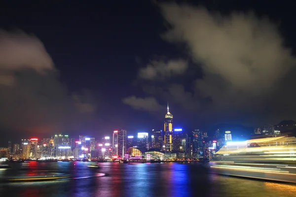 Panorama Hong Kongu v cyber posílil v noci — Stock fotografie