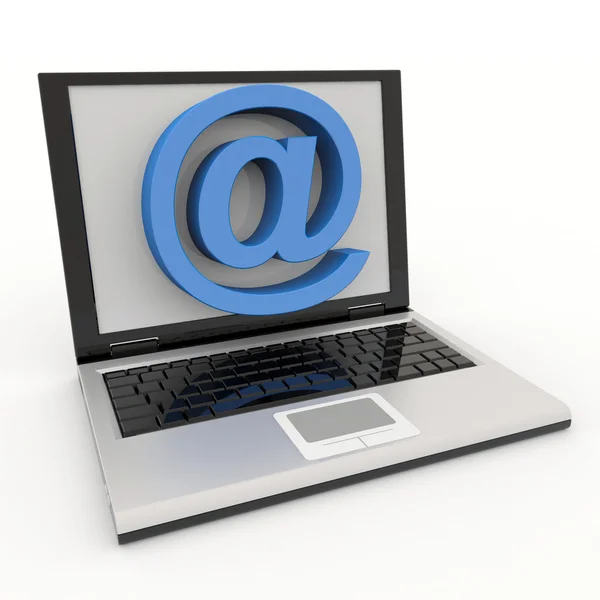 Laptop z znak e-mail na ekranie. — Zdjęcie stockowe