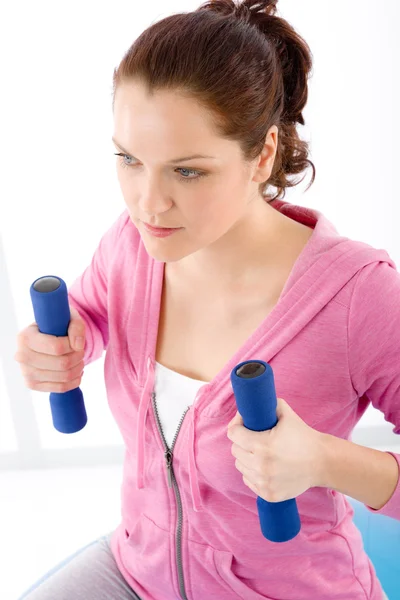 Fitness happy woman exercise dumbbell gym — Stock Photo, Image