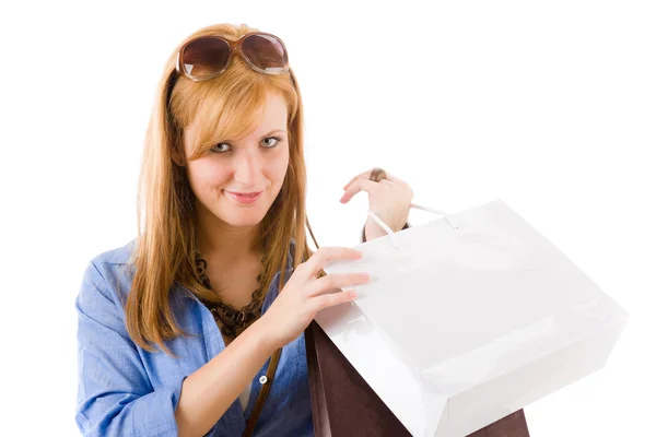 Compras mujer joven con bolsa de papel — Foto de Stock