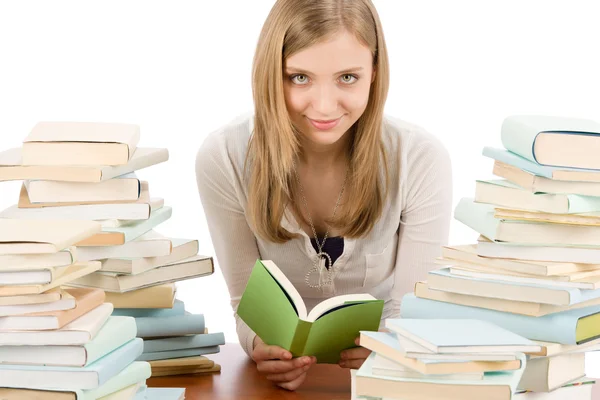Öğrenci genç kadın kitap okumak — Stok fotoğraf