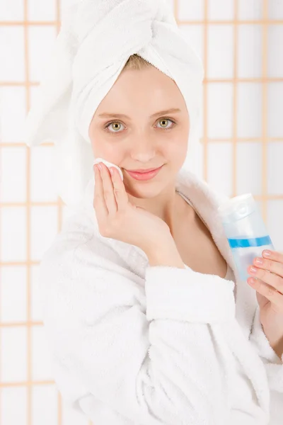 Acné cuidado facial adolescente mujer piel limpia — Foto de Stock