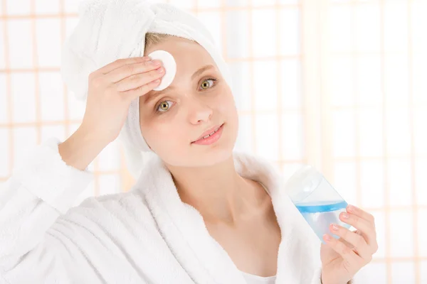 Acné cuidado facial adolescente mujer piel limpia — Foto de Stock