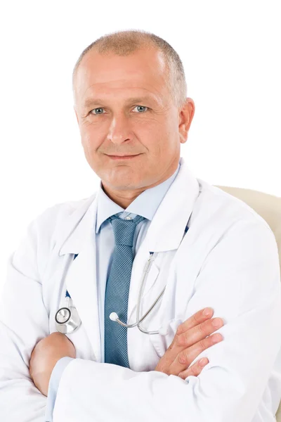 Olgun doktor erkek stetoskop professional ile — Stok fotoğraf