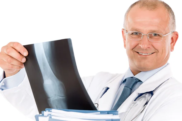 Mogna överläkare manlig håller röntgen — Stockfoto