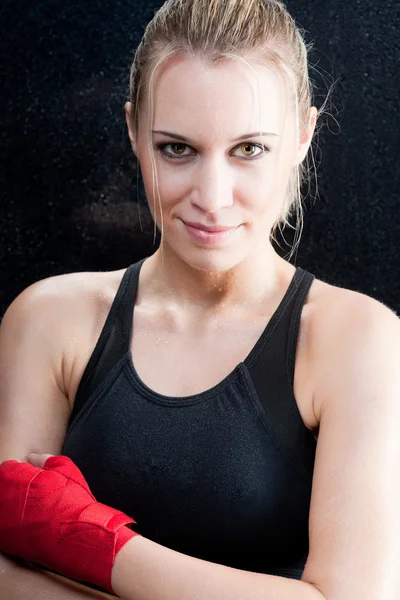 Modelo de moda - Boxeo entrenamiento mujer rubia — Foto de Stock