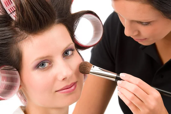 Make-up umělce žena modelka se prášek — Stock fotografie