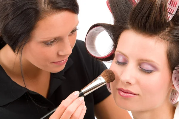 Make-up umělce žena modelka se prášek — Stock fotografie