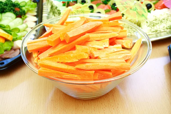 Vista cercana de zanahorias frescas en rodajas — Foto de Stock