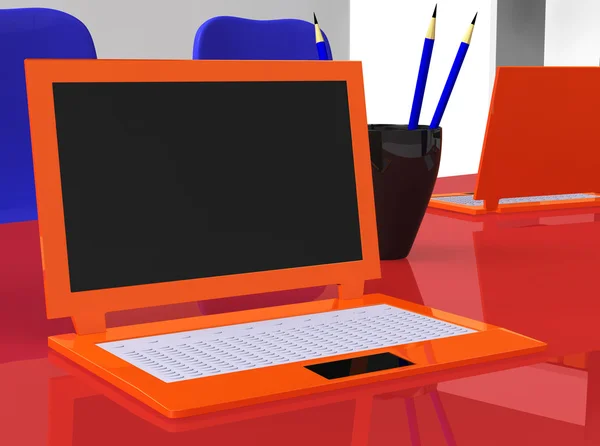 Laptops estereoscópicos na mesa vermelha com lápis — Fotografia de Stock