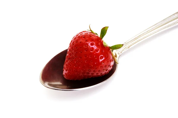 Zoomed foto de fresa acostado en la cuchara — Foto de Stock
