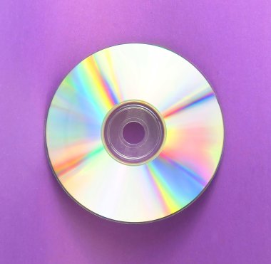 CD-ROM mor zemin üzerine