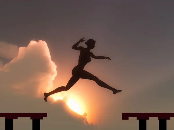 Frau springt durch die Lücke — Stockfoto
