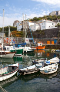 mousehole balıkçılık villlage Cornwall tekneler limana