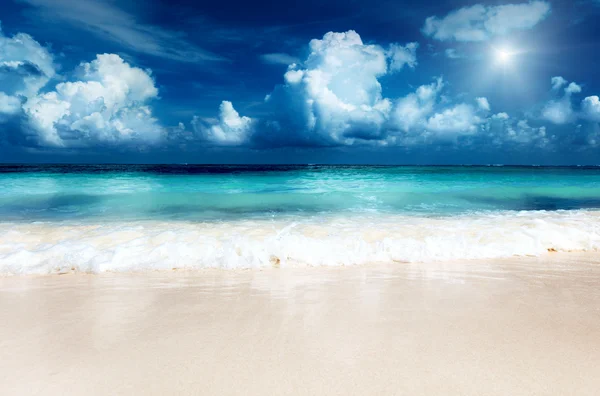 Morze i piasek — Zdjęcie stockowe