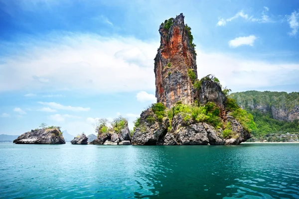 Stenen op railay beach in krabi thailand — Stockfoto