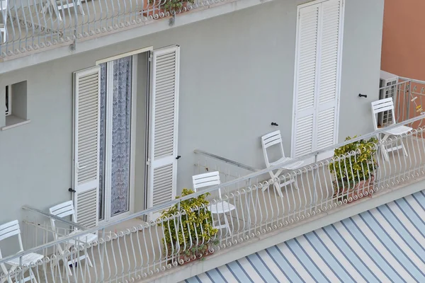 Italienischer Balkon — Stockfoto