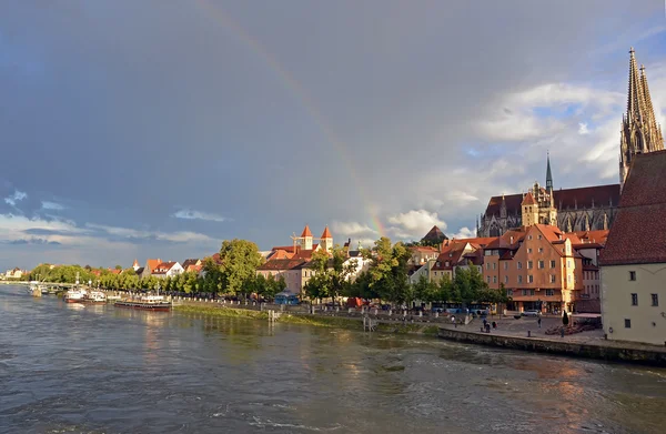 Regenboog bij regensburg — Stockfoto