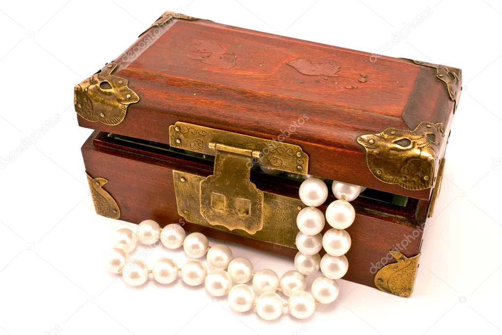 Wooden chest with pearls