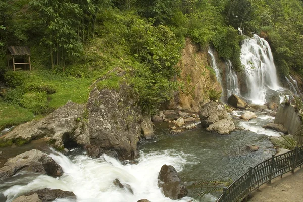 Cachoeira em Sa Pa — Fotografia de Stock