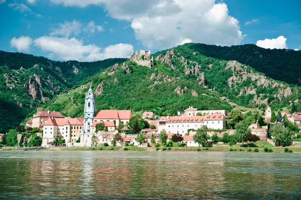 Duernstein i Dunaj rzeka — Zdjęcie stockowe