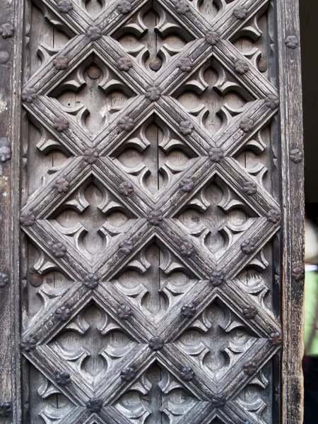 Puerta tallada gótica — Foto de Stock