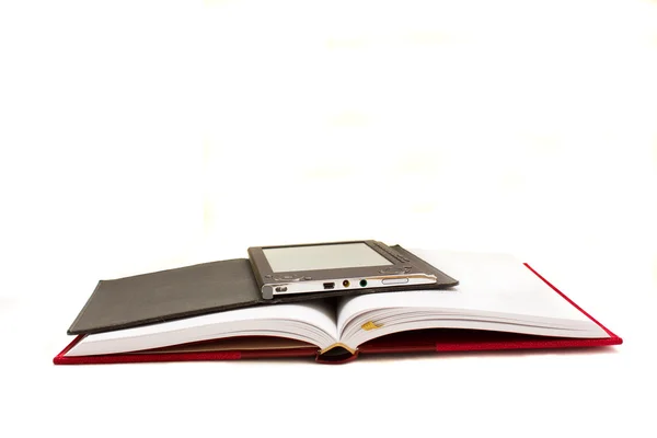 Traditional book and electronic book — Stock Photo, Image