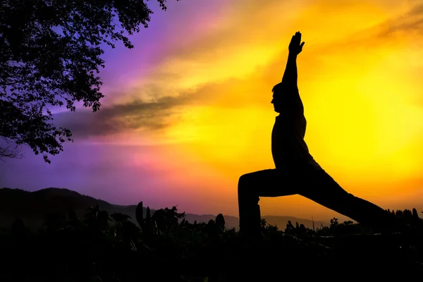 Yoga silhueta virabhadrasana Eu posar guerreiro — Fotografia de Stock