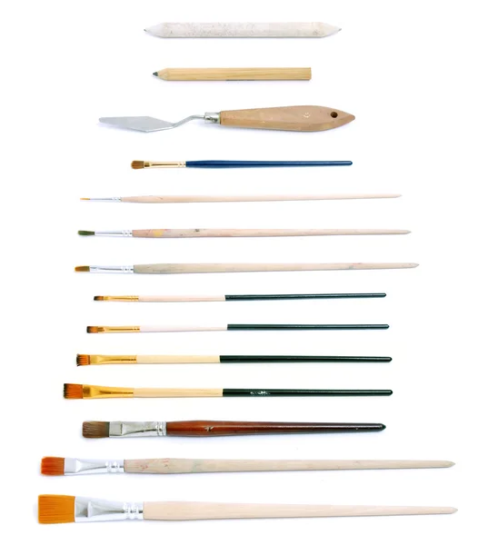 Set di pennelli diversi isolati su sfondo bianco — Foto Stock