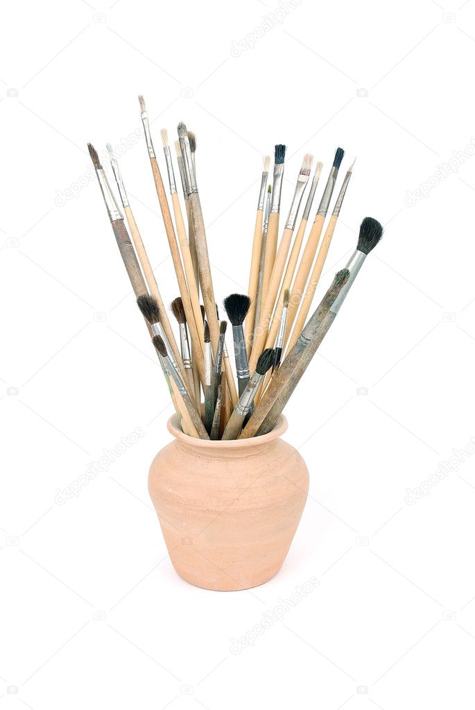 Pot with brushes