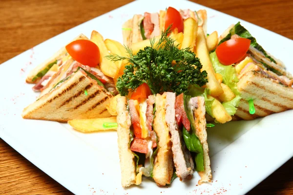Sandwiches en un plato — Foto de Stock