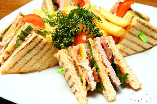 Sandwiches en un plato — Foto de Stock