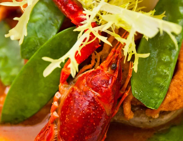 Cozinhe lagosta vermelho com legumes — Fotografia de Stock