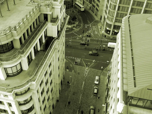 Londra street City - Londra ve İngiltere'de iş merkezi ofis binaları arasında. Havadan görünümü.