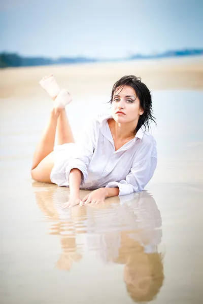 해변에서 섹시 한 여자 — 스톡 사진
