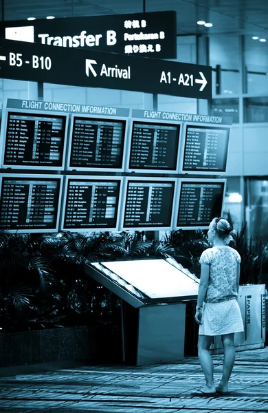 Flughafen-Informationstabelle — Stockfoto