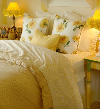 Yellow daisy bedroom clipart