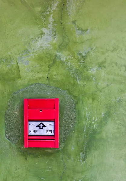 Красная пожарная тревога — стоковое фото