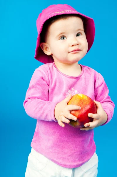 Lapsi omena — kuvapankkivalokuva