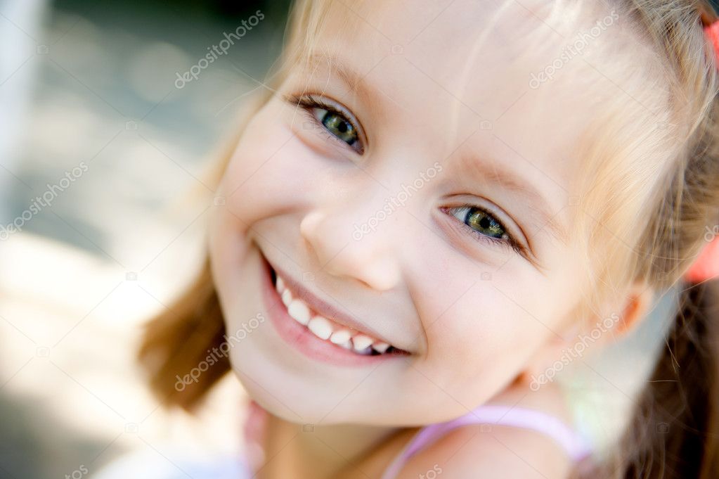 Little girl smiling — Stock Photo © GekaSkr #5954708