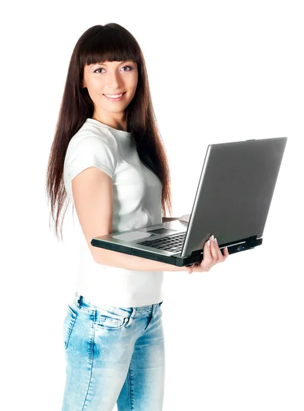 Mladá žena pracující s notebookem — Stock fotografie