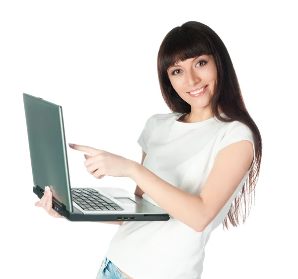 Junge Frau arbeitet mit Laptop — Stockfoto