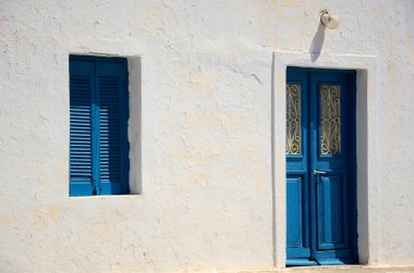 Türe mit Fenster in Santorin - Griechenland