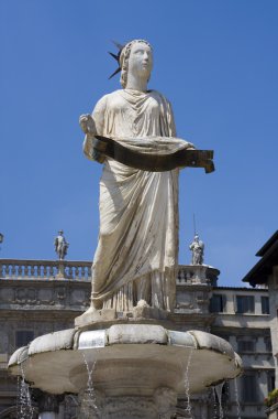 piazza delle erbe Çeşmesi