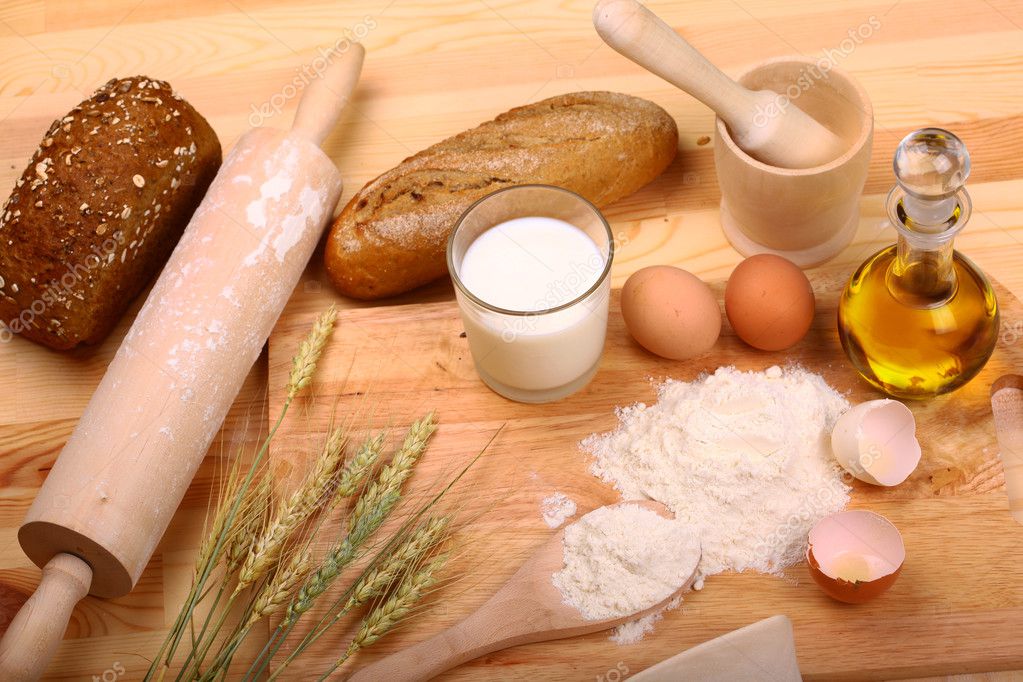 Продукты необходимые для теста. Сырье для хлеба. Ингредиенты для хлеба. Сырье для приготовления хлеба. Сырье для хлебобулочных изделий.