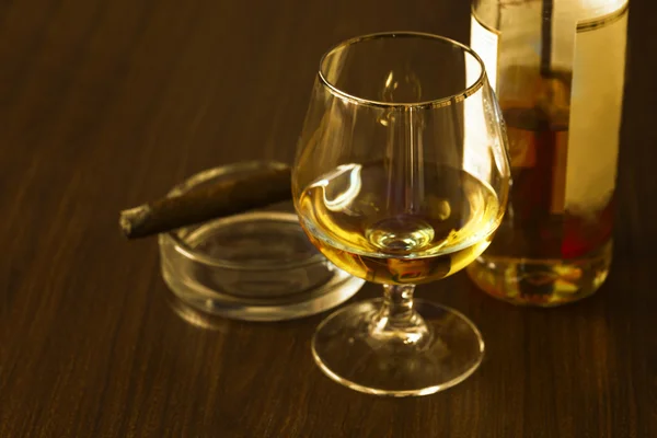 Cigarr och cognac — Stockfoto