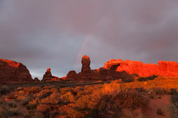 Rainbow at sunset in Arches National Park, Utah, USA — Stock Photo, Image