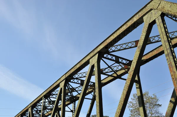Eisenbahnbrücke aus nächster Nähe — Stockfoto